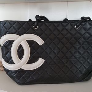 CHANEL 🍃 LARGE CAMBON TOTE